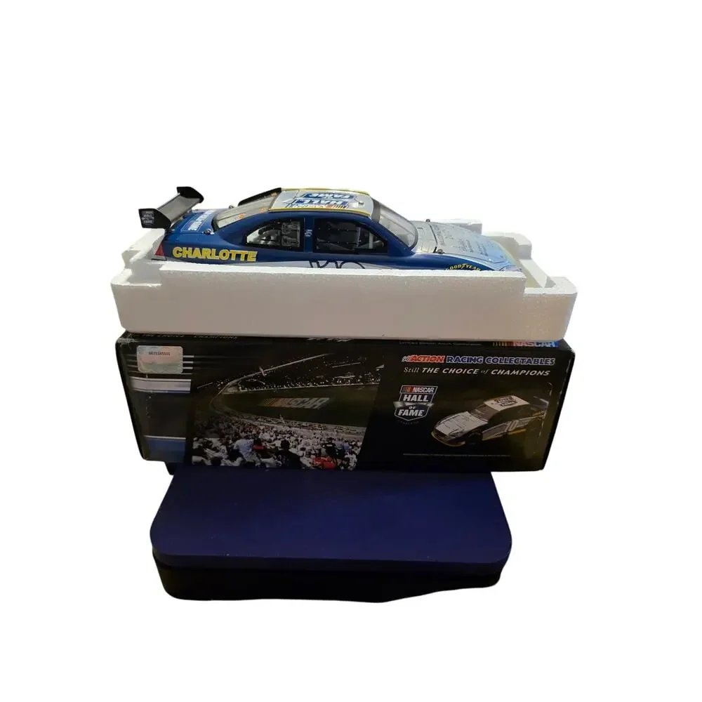 NASCAR Hall of Fame Inaugural Class 2010 Action Platinum 1:24 Diecast